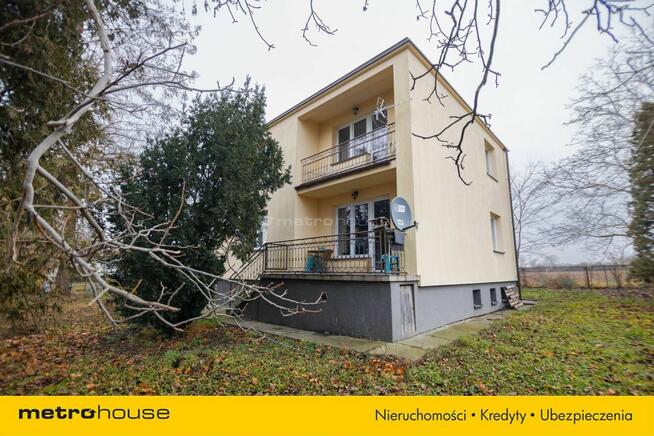 Dom z dużą działką.