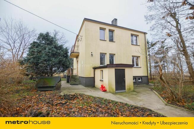 Dom z dużą działką.