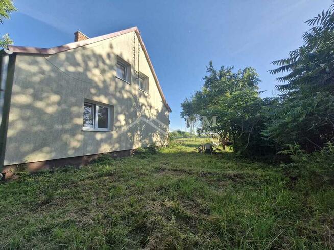 Pół domu do częściowego remontu.