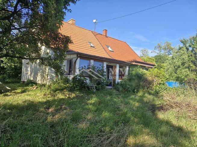 Pół domu do częściowego remontu.