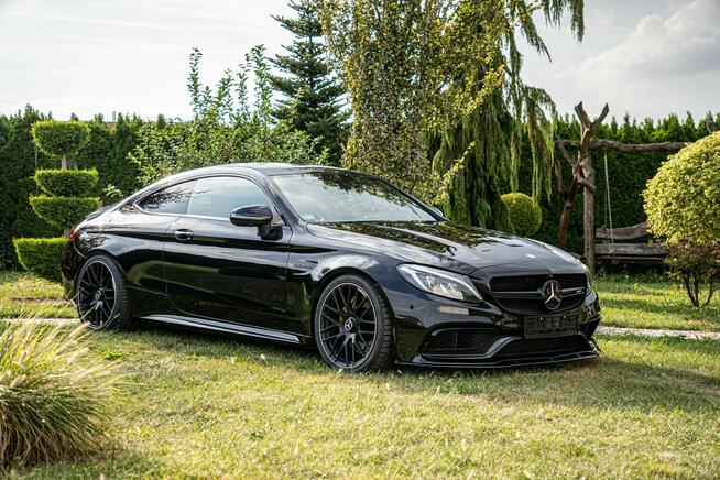Mercedes C 63 AMG COUPE / Carbon Body KIT / 4.0 V8 476HP