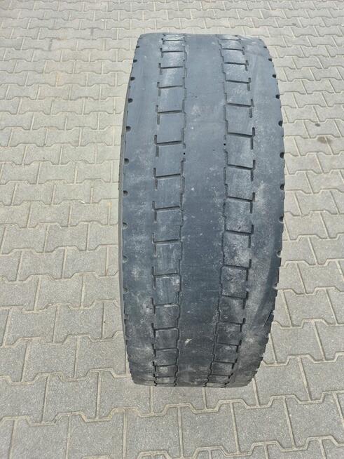 Felga 22,5 x 9,00 + opona Pirelli 315/ 70 R 22,5 Triathlon