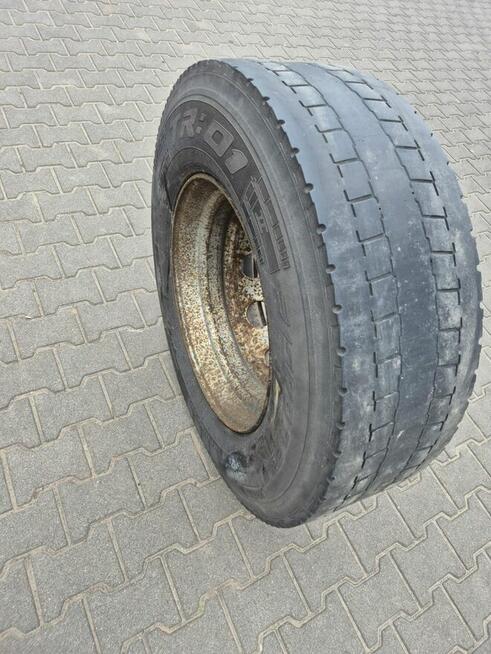 Felga 22,5 x 9,00 + opona Pirelli 315/ 70 R 22,5 Triathlon