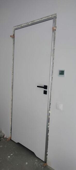 Szukamy montazystów drzwi ukrytych i wewnętrznych