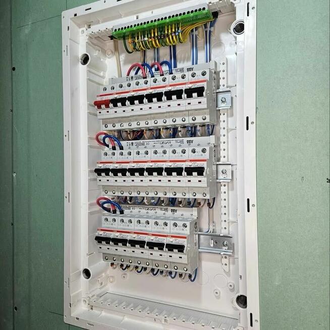 Elektryk Warszawa 24h – Pogotowie Elektryczne – Szybki Dojaz