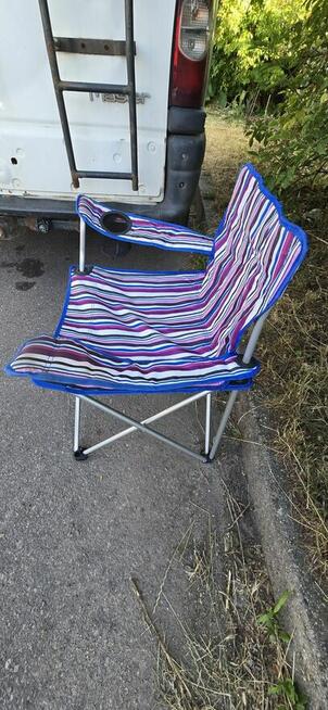 Fotel turystyczny kempingowy składany z pokrowcem.