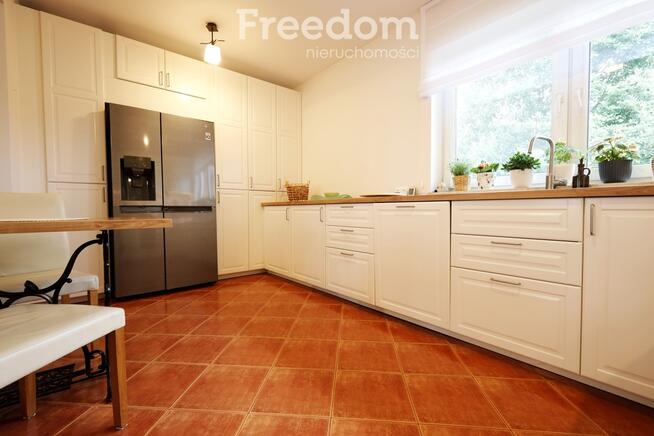 Duży zadbany dom z własnym lasem i stawem