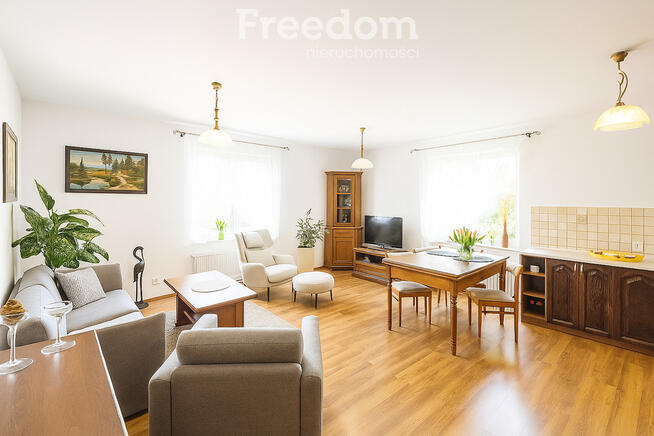 Duży zadbany dom z własnym lasem i stawem