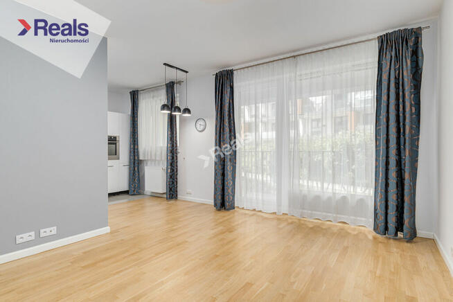 Z garażem i komórką