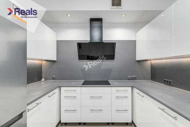 Z garażem i komórką