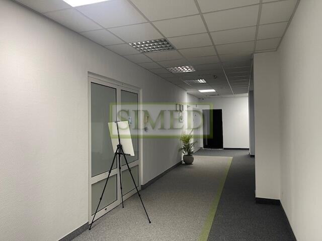 Dostep24h,recepcja,ochrona,parking,klimatyzacja