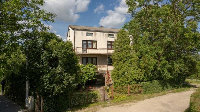 Dom na skraju Ciechanowa przy rzece Łydynia