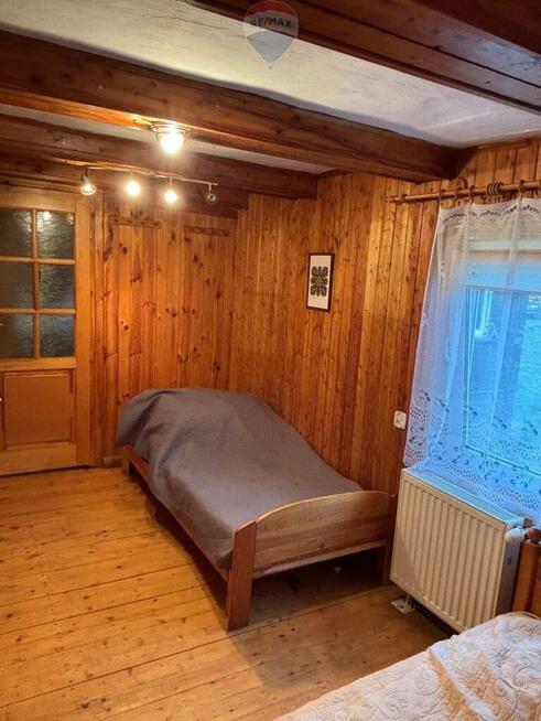 "Wiejskie Życie: Domek z Ogrodem w Feliksowie"