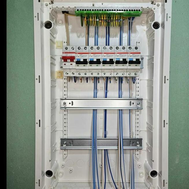 Elektryk Warszawa 24h – Pogotowie Elektryczne – Szybki Dojaz