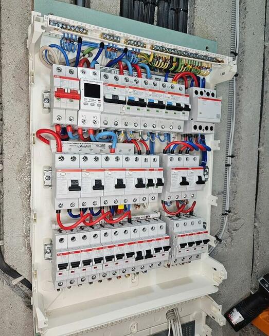 Elektryk Warszawa 24h – Pogotowie Elektryczne – Szybki Dojaz