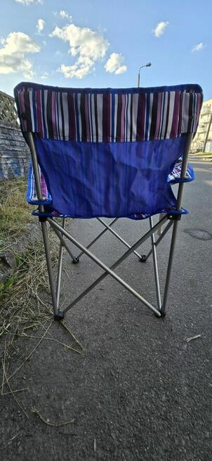 Fotel turystyczny kempingowy składany z pokrowcem.
