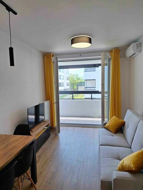 3 pokoje, klimatyzacja, garaż podziemny; SKM toruńska