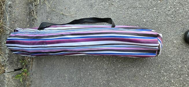 Fotel turystyczny kempingowy składany z pokrowcem.