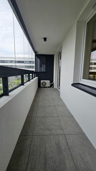 3 pokoje, klimatyzacja, garaż podziemny; SKM toruńska