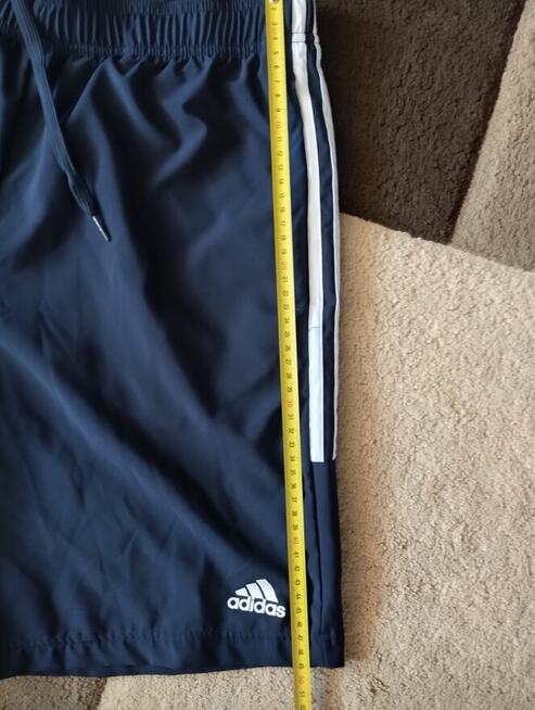 Sprzedam spodenki sportowe marki Adidas, rozmiar L