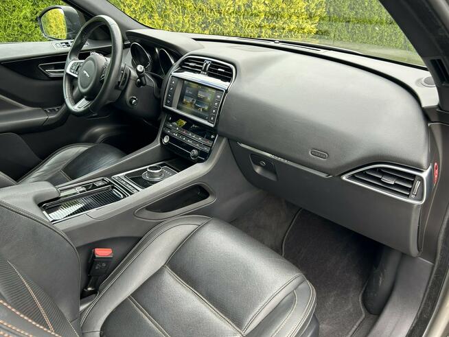 Jaguar F-PACE 2.0T 4x4 automat bardzo zadbany!