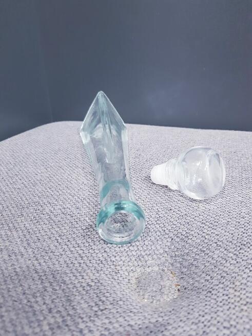 Szklana ozdobna karafka