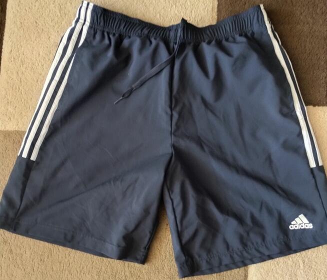 Sprzedam spodenki sportowe marki Adidas, rozmiar L