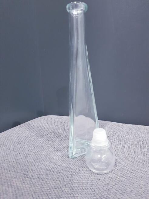 Szklana ozdobna karafka