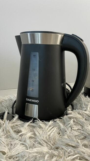 Czajnik elektryczny przewodowy Daewoo 1.7L czarny / Solidny