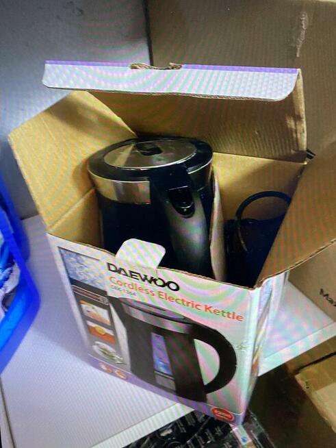 Czajnik elektryczny przewodowy Daewoo 1.7L czarny / Solidny