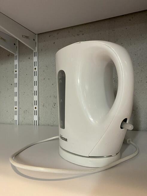 Czajnik elektryczny przewodowy Tristar 1.7L Biały