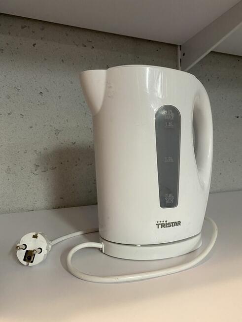 Czajnik elektryczny przewodowy Tristar 1.7L Biały