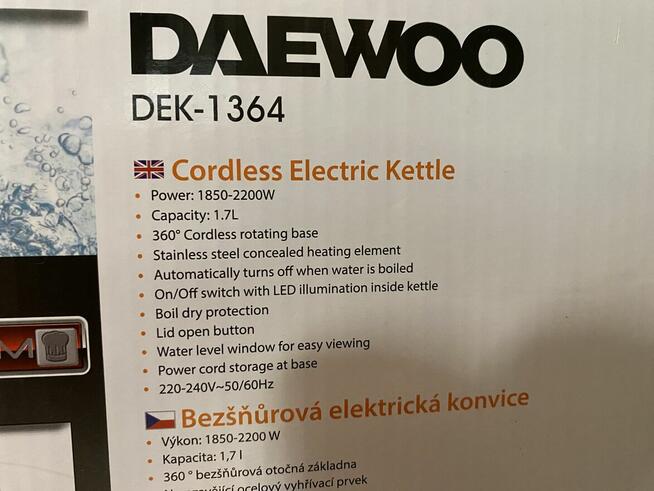 Czajnik elektryczny przewodowy Daewoo 1.7L czarny / Solidny