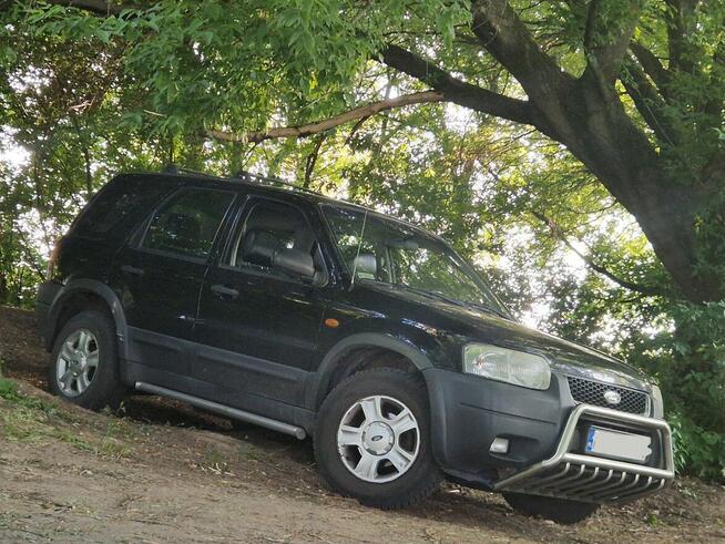 Czarny Ford Maverick 4x4 2,0 gaz LPG 2003 możliwa zamiana