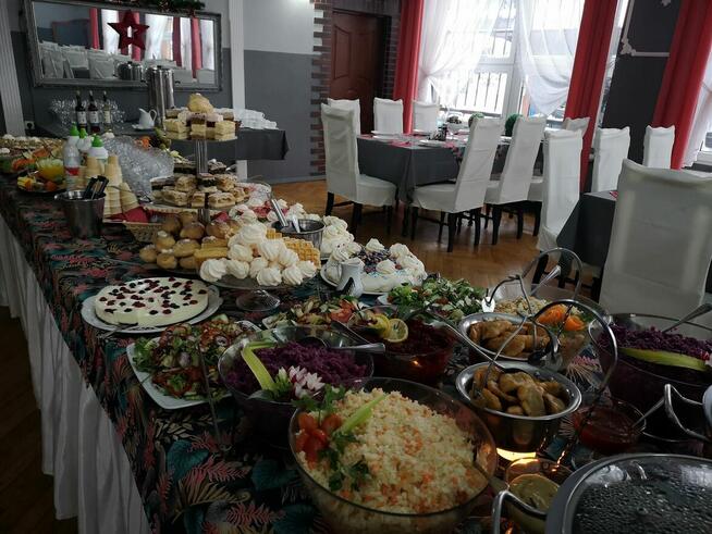 PRACA pełny etat kelnerka-menager