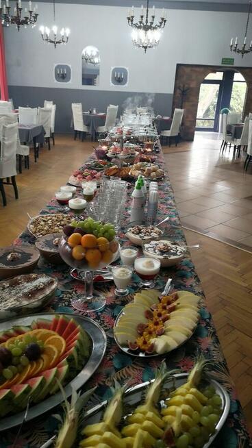 PRACA pełny etat kelnerka-menager