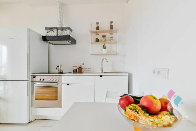 Jasne, komfortowe, 2 pokoje, loggia, Centrum