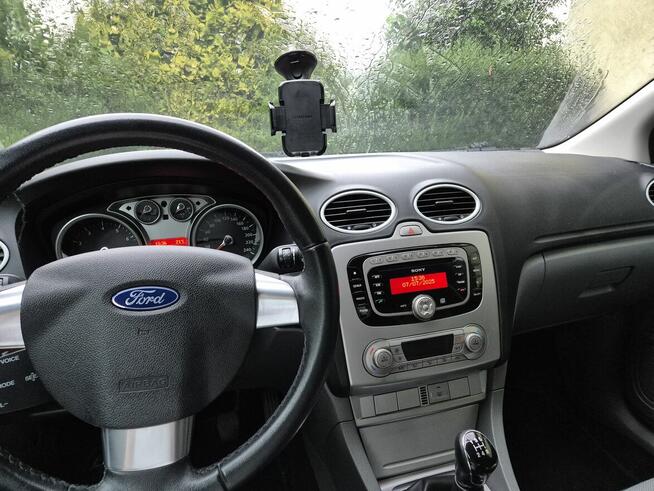 Ford Focus 1.6 Benzyna 115 KM • 2010 • 3-drzwiowy hatchback