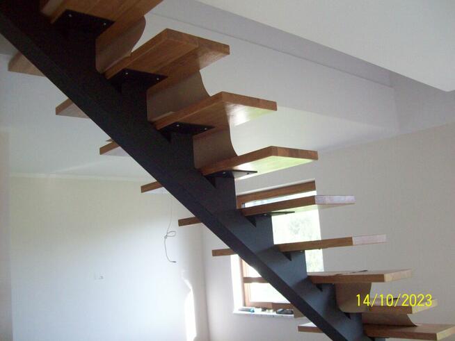 Konstrukcja metalowa schodów wewnętrznych i zewnętrznych