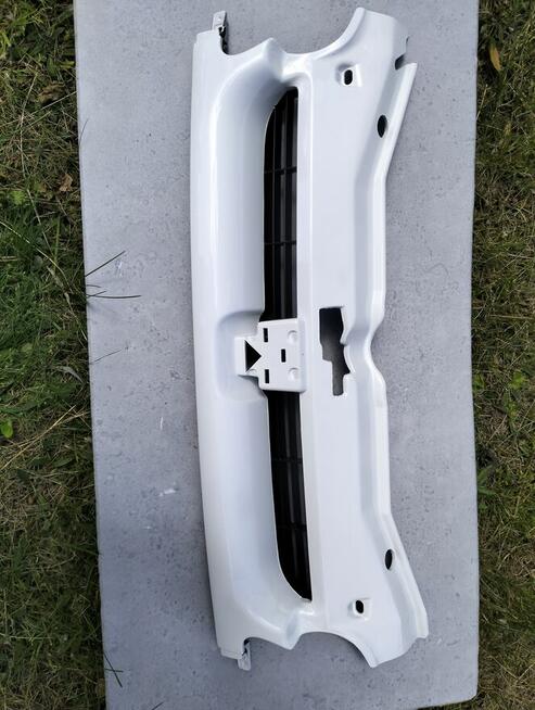 Grill atrapa peugeot partner