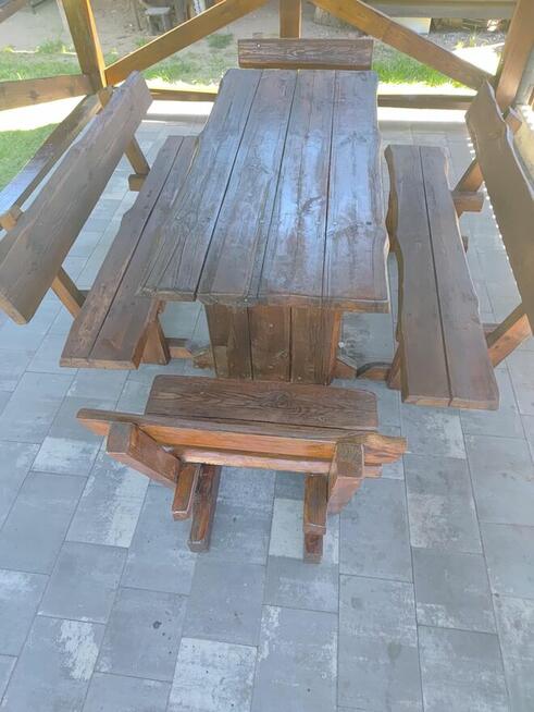 Sprzedam stół z ławkami