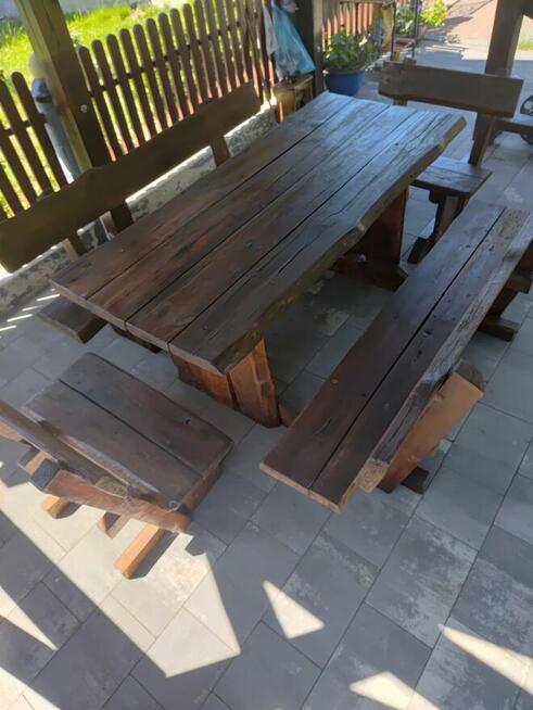 Sprzedam stół z ławkami