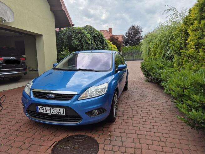 Ford Focus 1.6 Benzyna 115 KM • 2010 • 3-drzwiowy hatchback