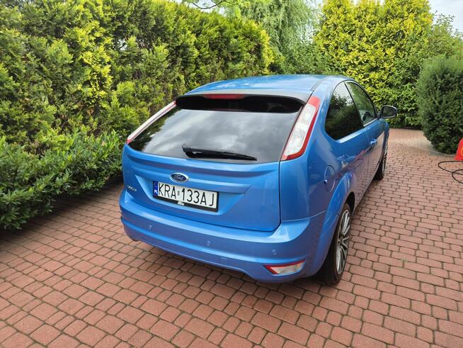 Ford Focus 1.6 Benzyna 115 KM • 2010 • 3-drzwiowy hatchback