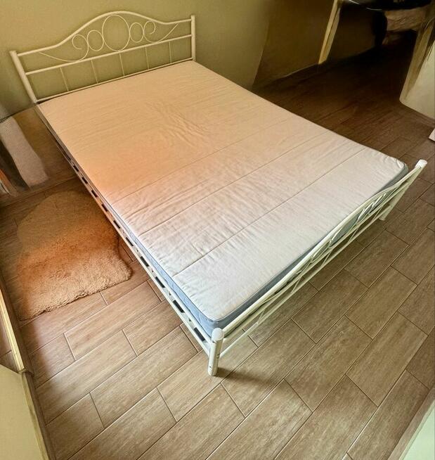 Łożko z materacem 140*200
