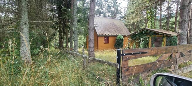 Atrakcyjna ogrodzona działka z pozwoleniem na budowę