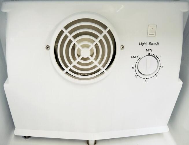 Dostępna witryna chłodnicza XLS-220 Cena Netto