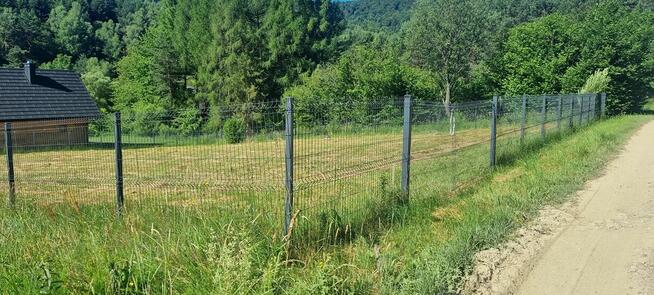 Atrakcyjna ogrodzona działka z pozwoleniem na budowę