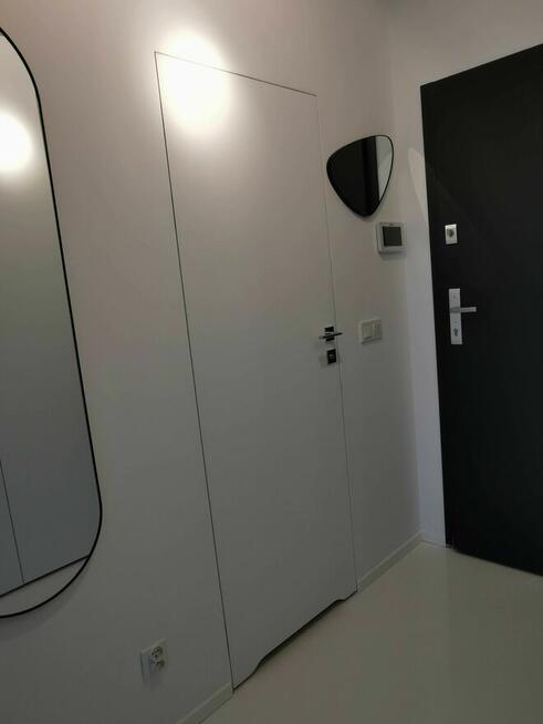 Drzwi z ukrytą ościeżnicą DRE SARA ECO 2 – dostępne od ręki