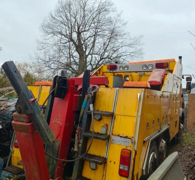 Sprzedam holownik do ciężarówek Mercedes SK2527